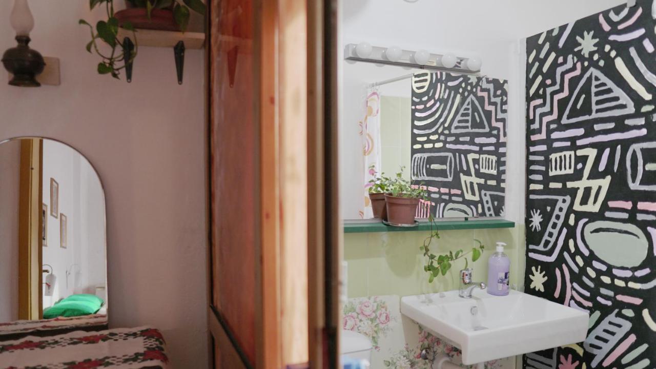 Mi Casa Es Tu Casa - Shkodra Backpackers Hostel ภายนอก รูปภาพ
