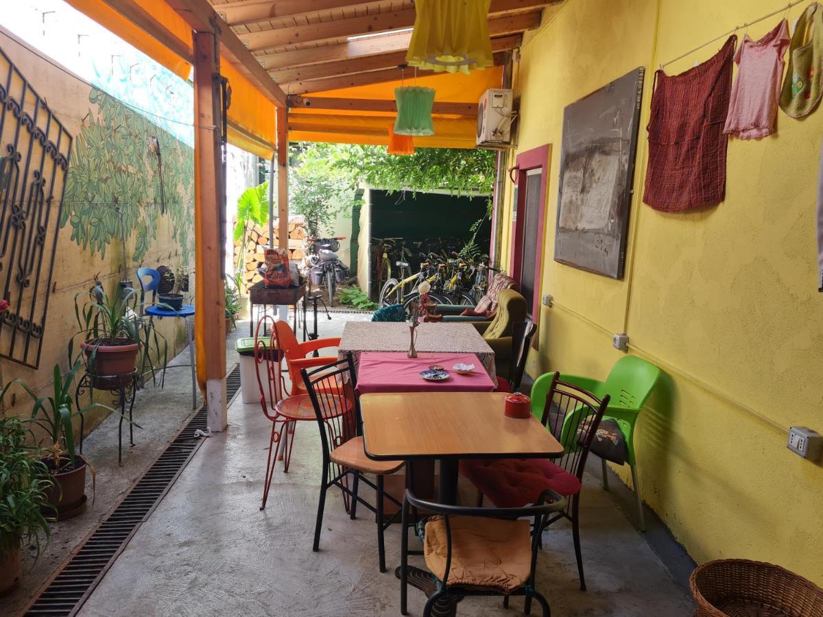 Mi Casa Es Tu Casa - Shkodra Backpackers Hostel ภายนอก รูปภาพ