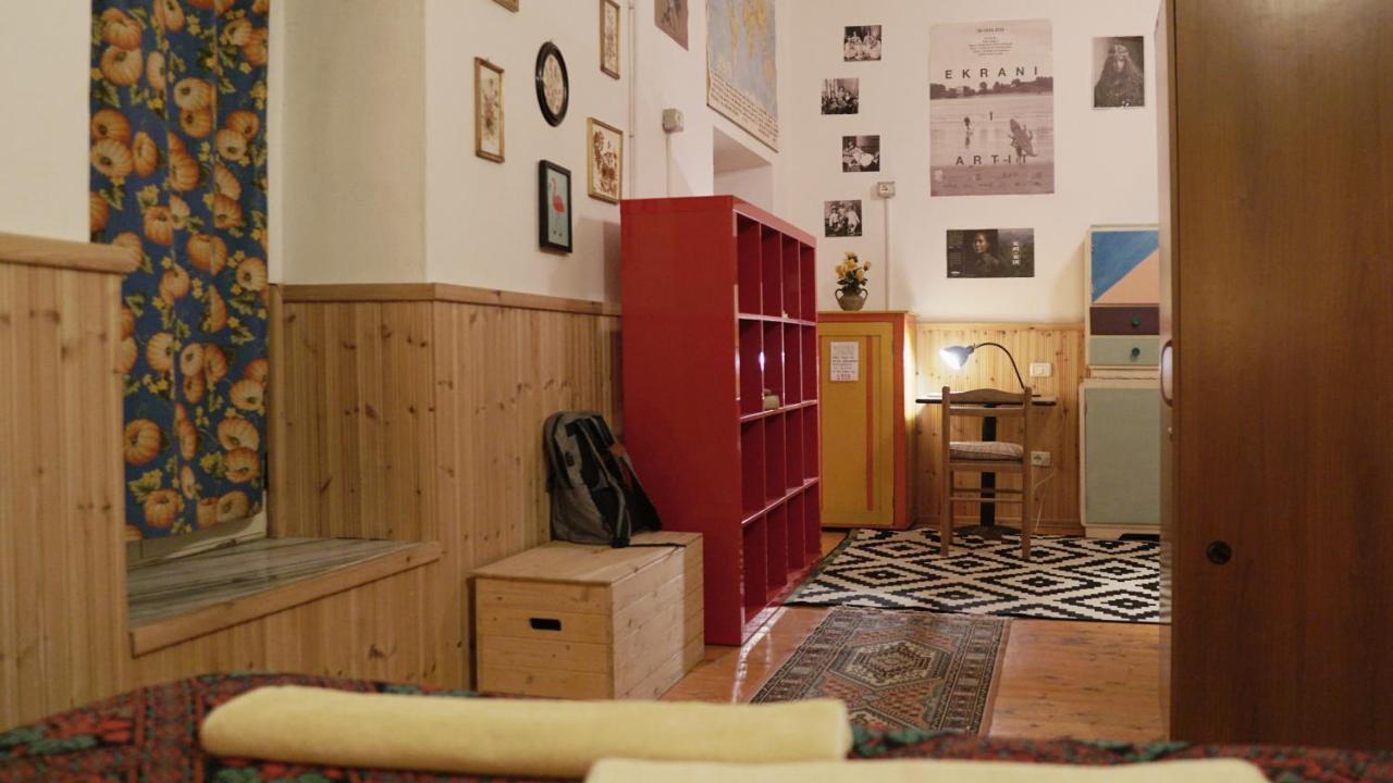 Mi Casa Es Tu Casa - Shkodra Backpackers Hostel ภายนอก รูปภาพ
