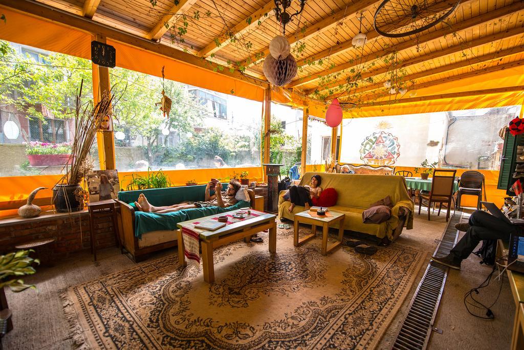 Mi Casa Es Tu Casa - Shkodra Backpackers Hostel ภายนอก รูปภาพ