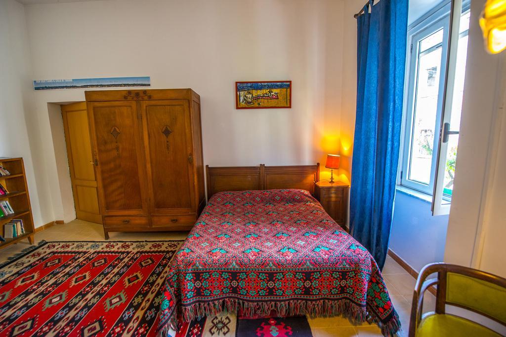 Mi Casa Es Tu Casa - Shkodra Backpackers Hostel ภายนอก รูปภาพ