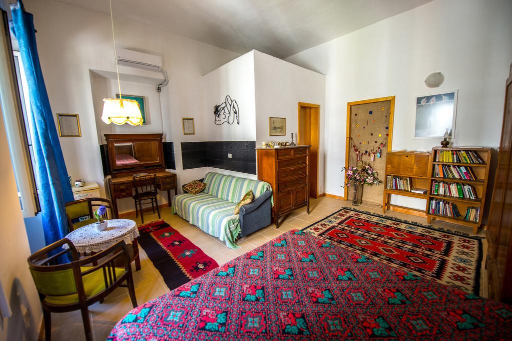 Mi Casa Es Tu Casa - Shkodra Backpackers Hostel ภายนอก รูปภาพ