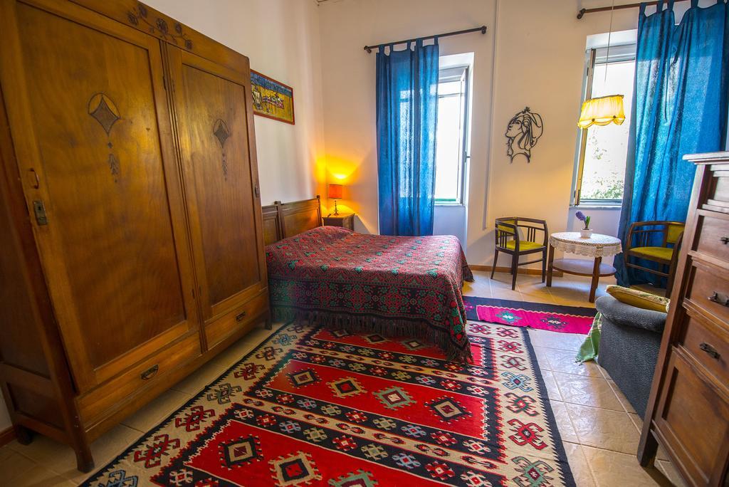 Mi Casa Es Tu Casa - Shkodra Backpackers Hostel ภายนอก รูปภาพ