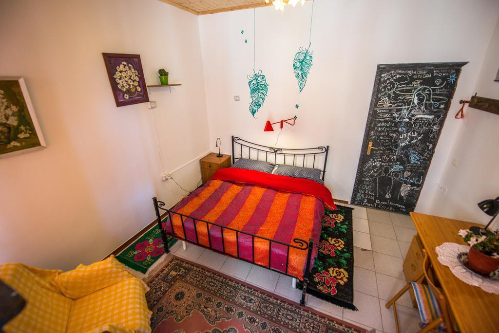 Mi Casa Es Tu Casa - Shkodra Backpackers Hostel ภายนอก รูปภาพ