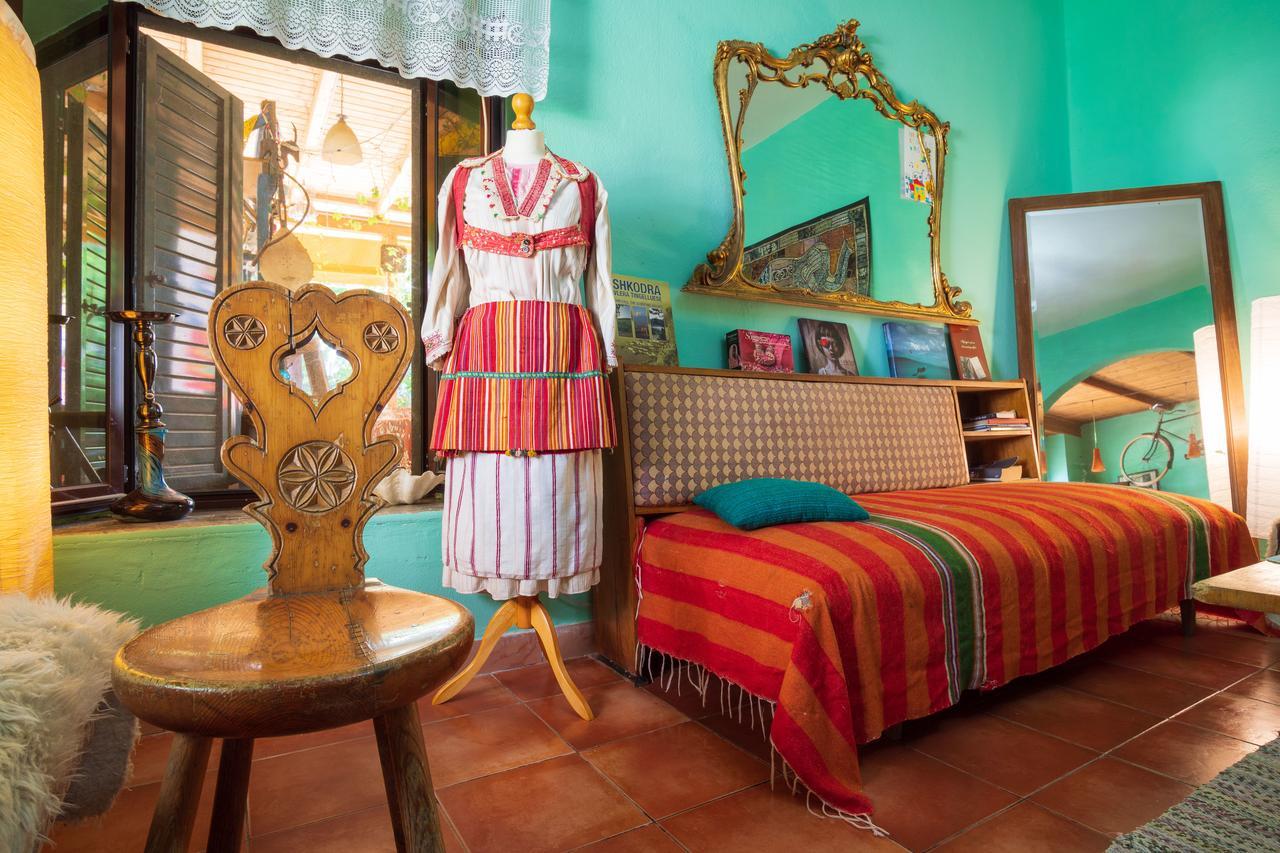 Mi Casa Es Tu Casa - Shkodra Backpackers Hostel ภายนอก รูปภาพ